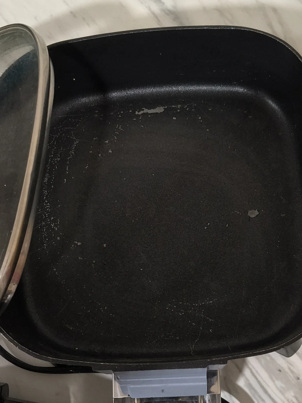 Gray Nonstick Electric Skillet with Glass Lid